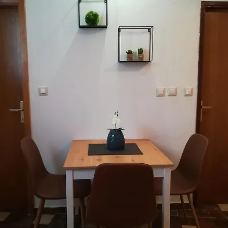 Apartman Carevic Ante *